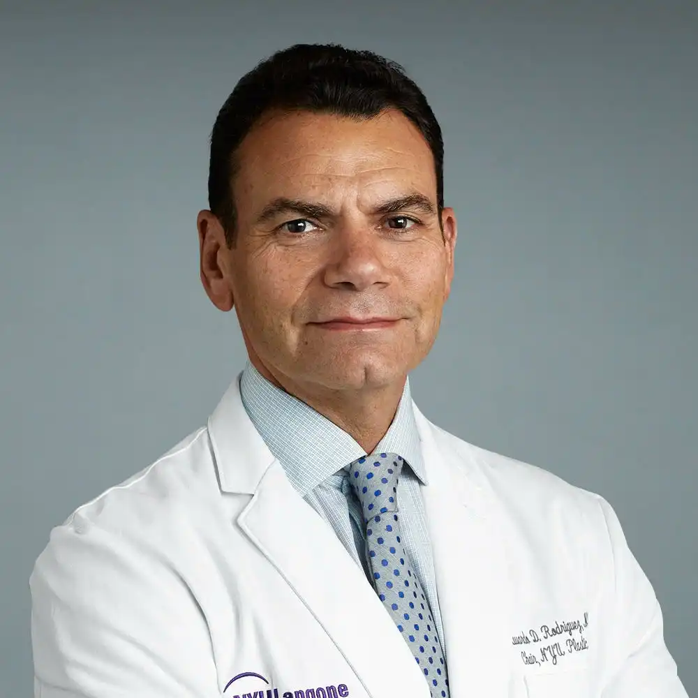 Dr. Eduardo Silva